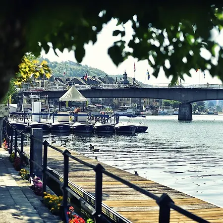 Cote Sax Bed and Breakfast Ντινάντ